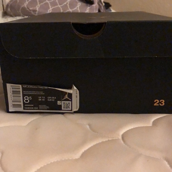 Jordan1 mid Brushstroke - Picture 2 of 9